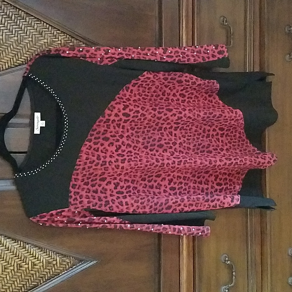 Beautiful Blouse - Picture 2 of 4